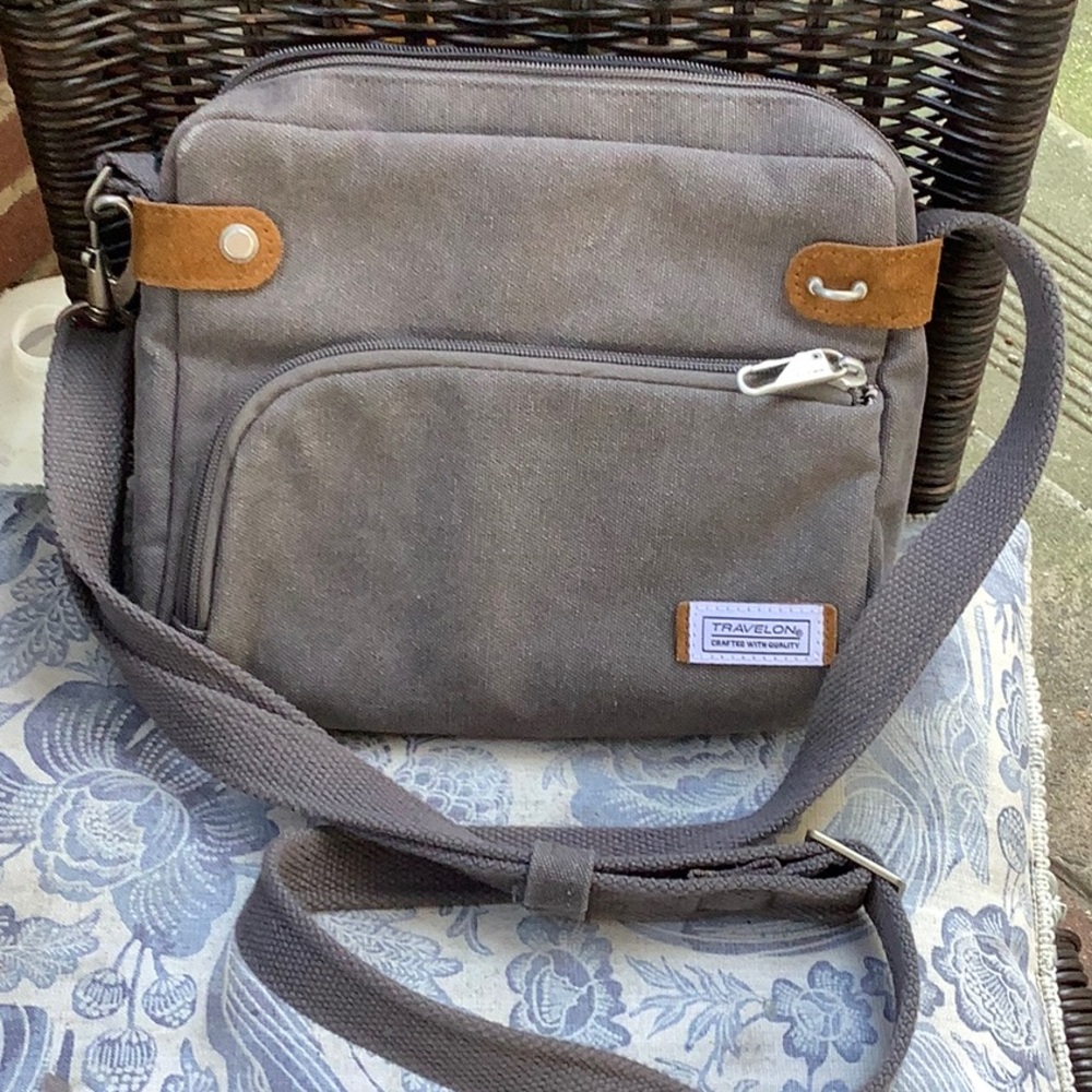 Travelon crossbody NWOT